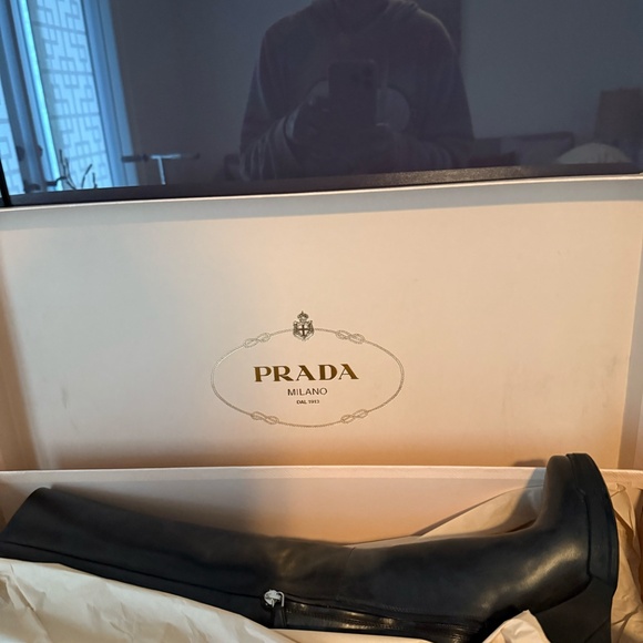 Beautiful Prada Boots from Holt Renfrew size 39 Black - Picture 1 of 15
